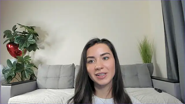 Snapshot of NicoleLuv chatting on March 6, 2025, 7:10 pm NicoleLuv online show from March 6, 2025, 7:10 pm