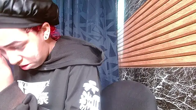 nicecherry  online show from September 19, 2025, 4:03 am