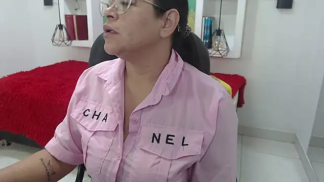 sexy lady 0 online show from September 29, 2025, 11:37 am