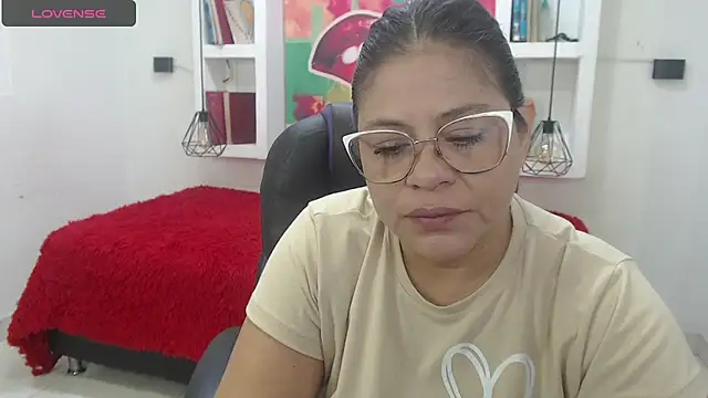 sexy lady 0 online show from October 6, 2025, 11:29 am