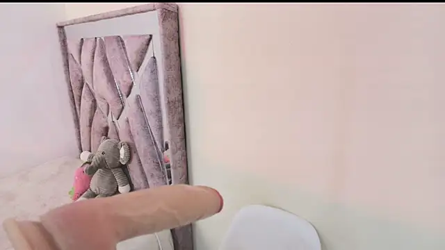 sweety mariann1 online show from November 11, 2025, 9:59 pm