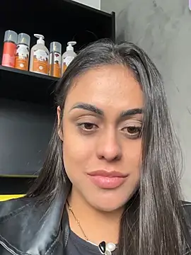 amorinha99 online show from May 25, 2026, 6:03 pm