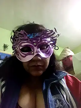 Snapshot of DesiMuffin chatting on December 1, 2024, 11:04 pm DesiMuffin online show from December 1, 2024, 11:04 pm