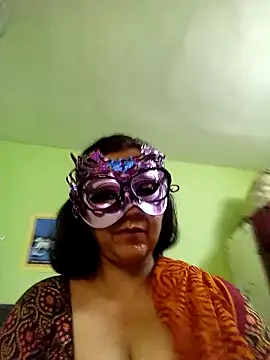 Snapshot of DesiMuffin chatting on December 2, 2024, 8:41 am DesiMuffin online show from December 2, 2024, 8:41 am