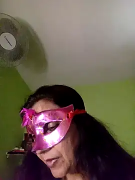 Snapshot of DesiMuffin chatting on December 21, 2024, 8:18 am DesiMuffin online show from December 21, 2024, 8:18 am