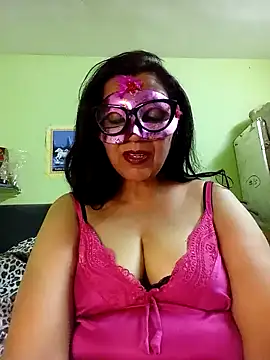 Snapshot of DesiMuffin chatting on February 17, 2025, 4:59 pm DesiMuffin online show from February 17, 2025, 4:59 pm