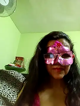 Snapshot of DesiMuffin chatting on March 12, 2025, 7:49 pm DesiMuffin online show from March 12, 2025, 7:49 pm