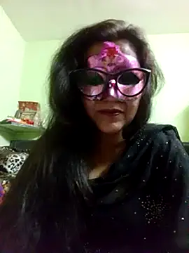 Snapshot of DesiMuffin chatting on March 18, 2025, 10:14 am DesiMuffin online show from March 18, 2025, 10:14 am