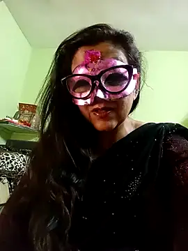 Snapshot of DesiMuffin chatting on March 19, 2025, 6:55 pm DesiMuffin online show from March 19, 2025, 6:55 pm