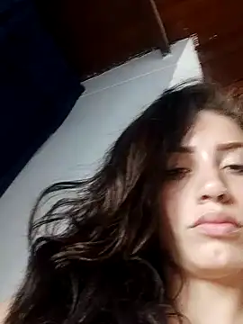 aurelialux online show from February 22, 2025, 9:26 pm