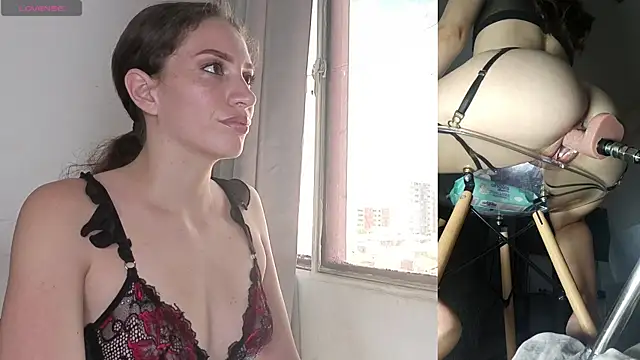 aurelialux online show from October 6, 2025, 8:39 pm