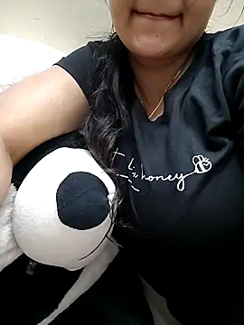 Snapshot of kaamuk_shweta chatting on March 10, 2026, 5:40 pm kaamuk shweta online show from March 10, 2026, 5:40 pm