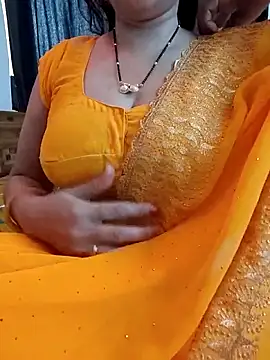 Snapshot of kaamuk_shweta chatting on March 31, 2026, 4:35 am kaamuk shweta online show from March 31, 2026, 4:35 am