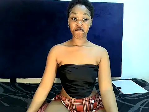 ReginaStar16 online show from October 30, 2025, 5:46 pm