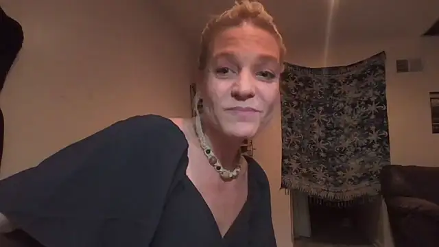 Snapshot of AddieAssets chatting on December 5, 2024, 8:55 am AddieAssets online show from December 5, 2024, 8:55 am