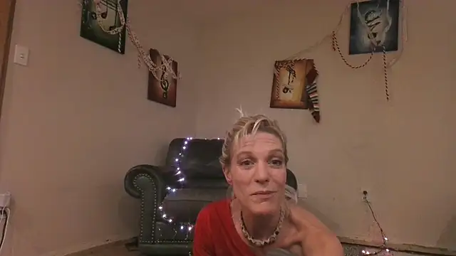 Snapshot of AddieAssets chatting on December 20, 2024, 6:08 am AddieAssets online show from December 20, 2024, 6:08 am