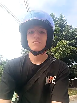 Snapshot of CRYBYT9 chatting on September 19, 2025, 10:43 pm CRYBYT9 online show from September 19, 2025, 10:43 pm