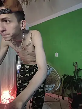 smallgiant27 online show from April 19, 2026, 8:46 am