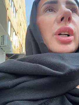 AnaRhodes online show from February 25, 2025, 9:09 am