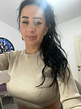 AnaRhodes online show from March 18, 2025, 8:03 am