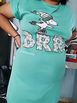 EmpaticBolillo online show from April 15, 2026, 1:29 pm