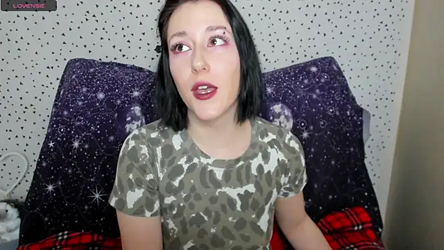 Snapshot of adell_berry chatting on February 7, 2025, 5:31 am adell berry online show from February 7, 2025, 5:31 am