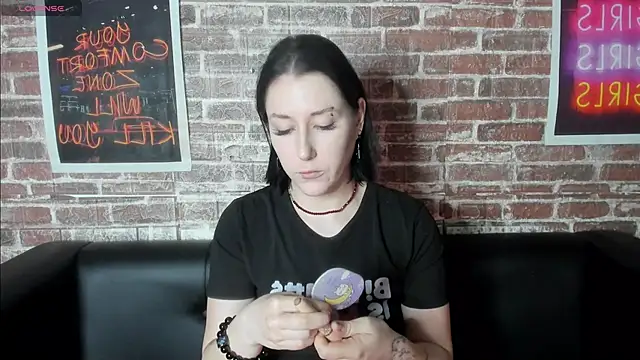 Snapshot of adell_berry chatting on March 15, 2025, 2:03 am adell berry online show from March 15, 2025, 2:03 am