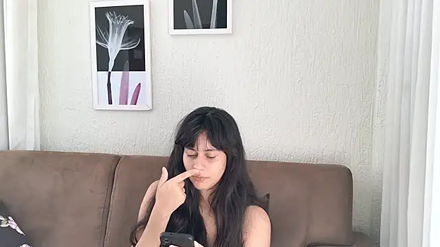 Snapshot of Blue_butterfly chatting on January 9, 2025, 6:36 pm Blue butterfly online show from January 9, 2025, 6:36 pm