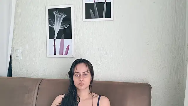 Snapshot of Blue_butterfly chatting on January 11, 2025, 7:59 pm Blue butterfly online show from January 11, 2025, 7:59 pm