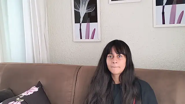 Snapshot of Blue_butterfly chatting on January 15, 2025, 4:43 pm Blue butterfly online show from January 15, 2025, 4:43 pm