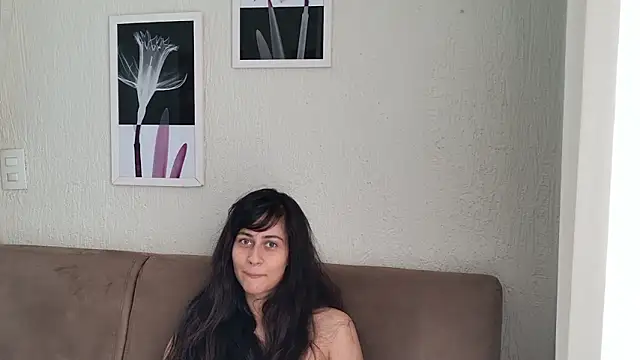 Snapshot of Blue_butterfly chatting on January 30, 2025, 2:25 pm Blue butterfly online show from January 30, 2025, 2:25 pm