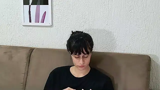 Snapshot of Blue_butterfly chatting on February 1, 2025, 2:37 am Blue butterfly online show from February 1, 2025, 2:37 am