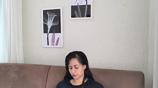 Snapshot of Blue_butterfly chatting on February 11, 2025, 2:35 pm Blue butterfly online show from February 11, 2025, 2:35 pm