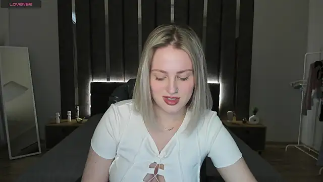  Sarah Soul  online show from February 5, 2025, 3:45 am