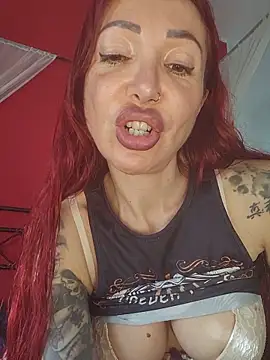 Snapshot of Carolina_red chatting on May 27, 2026, 4:04 pm Carolina red online show from May 27, 2026, 4:04 pm