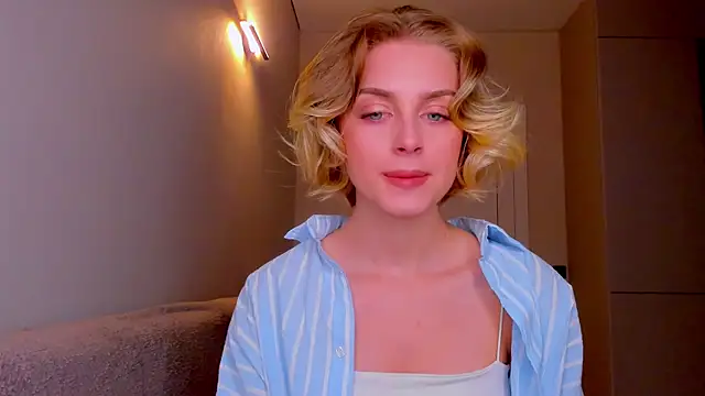 Snapshot of pretty_girlnextdoor chatting on March 9, 2025, 5:06 pm pretty girlnextdoor online show from March 9, 2025, 5:06 pm