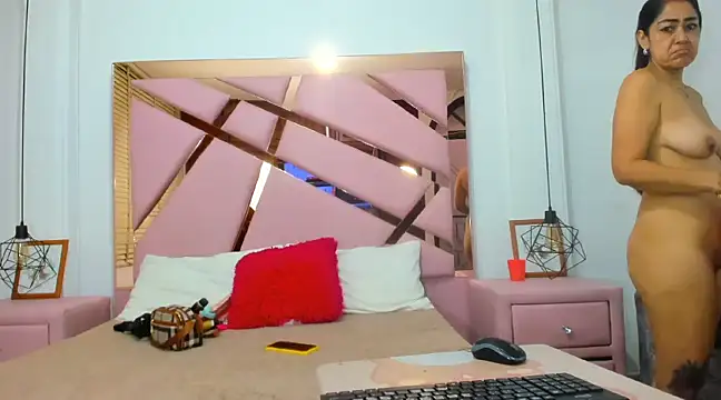 Snapshot of FerANDviki chatting on February 1, 2025, 12:26 pm FerANDviki online show from February 1, 2025, 12:26 pm