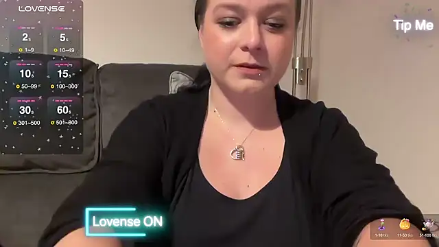 NaughtyWifeUK online show from December 6, 2024, 10:19 pm