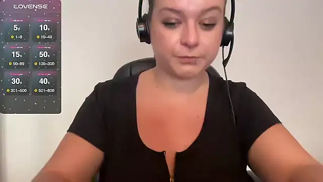 NaughtyWifeUK online show from October 18, 2025, 2:18 pm