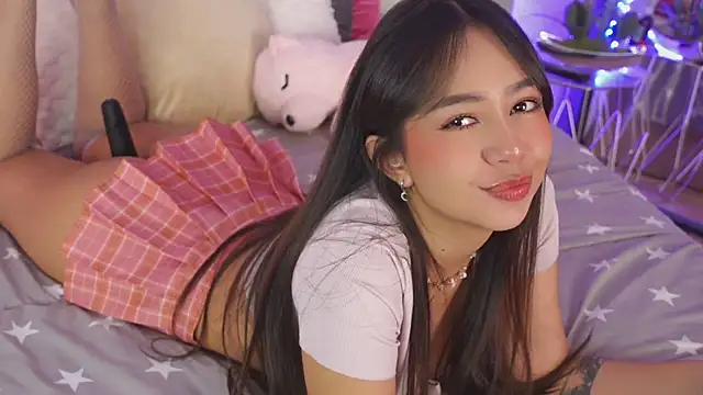 Snapshot of ViolettMoon1 chatting on March 21, 2025, 4:39 am ViolettMoon1 online show from March 21, 2025, 4:39 am