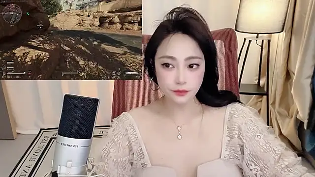 Snapshot of Daisy-77 chatting on June 3, 2026, 1:14 pm Daisy-77 online show from June 3, 2026, 1:14 pm