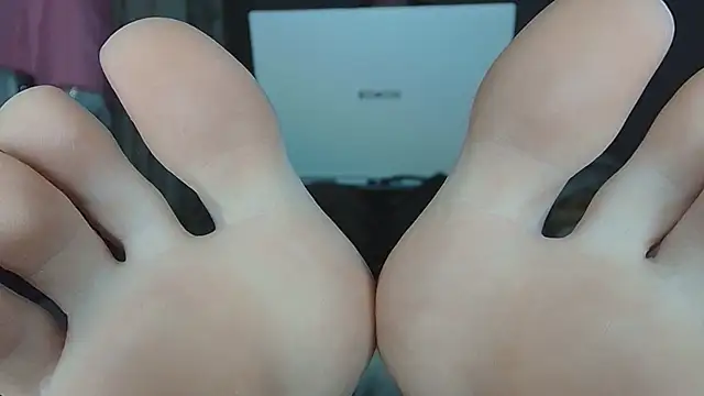 Snapshot of AgnesMillerS chatting on April 7, 2026, 9:10 am AgnesMillerS online show from April 7, 2026, 9:10 am