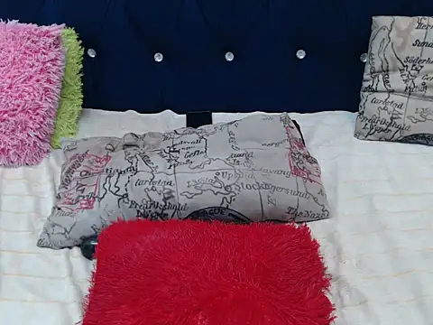 Snapshot of roseendoo1 chatting on February 3, 2025, 12:14 pm roseendoo1 online show from February 3, 2025, 12:14 pm