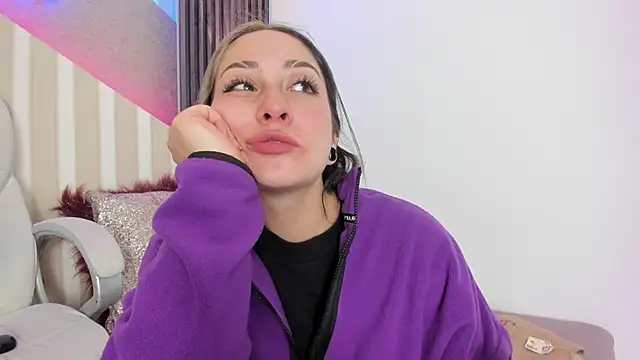 emily layton online show from October 1, 2025, 1:39 pm