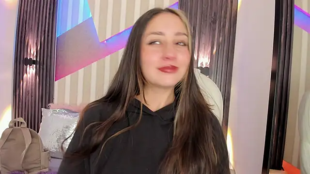 emily layton online show from October 27, 2025, 2:32 pm