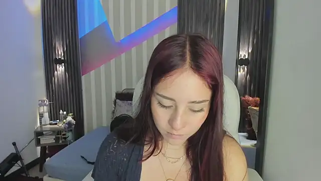 emily layton online show from December 18, 2025, 3:40 pm