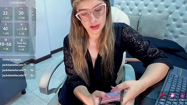 Snapshot of SEXMILLA_ chatting on March 15, 2025, 8:48 am SEXMILLA online show from March 15, 2025, 8:48 am