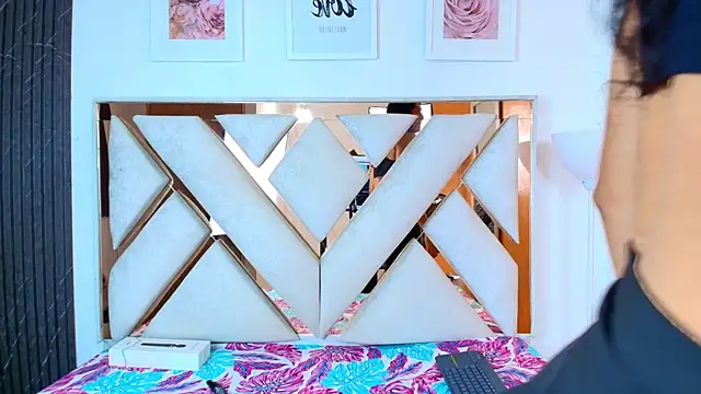 Snapshot of Alison_Chan_ chatting on October 16, 2025, 2:07 pm Alison Chan online show from October 16, 2025, 2:07 pm