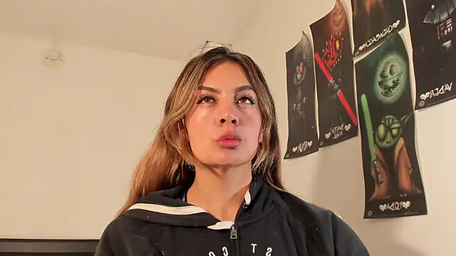 AZULAEVANSS online show from September 17, 2025, 11:17 pm