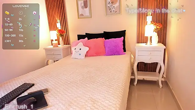 Snapshot of EllieRussell_ chatting on February 10, 2026, 8:02 pm EllieRussell online show from February 10, 2026, 8:02 pm